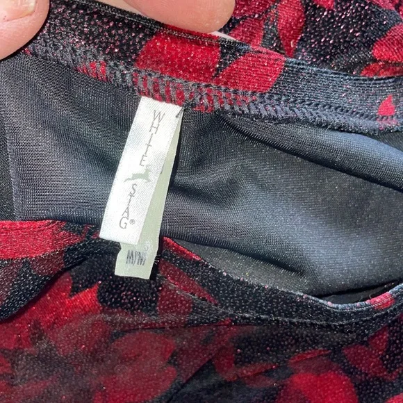 WHITE STAG Beautiful shiny maroon top - Picture 5 of 6